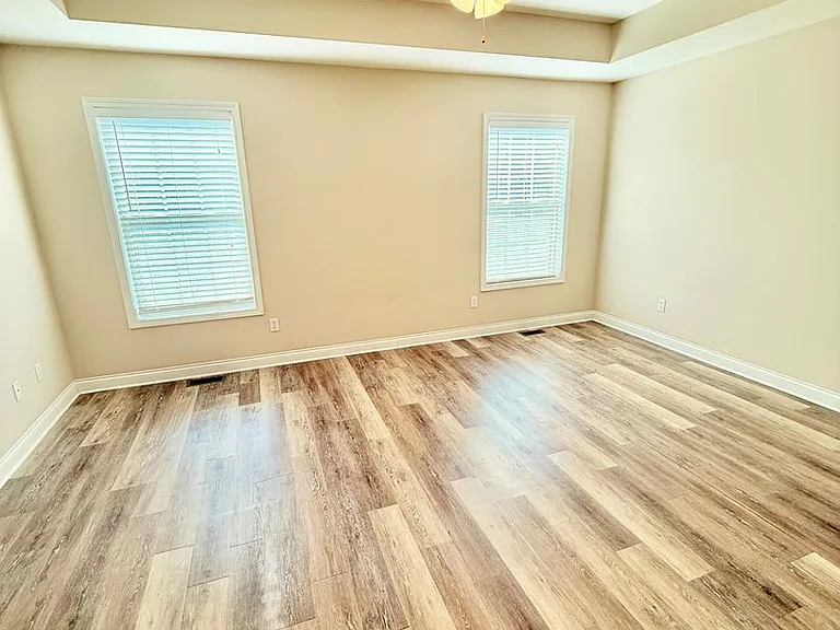 1148 S Elmwood Ave — Photo 23