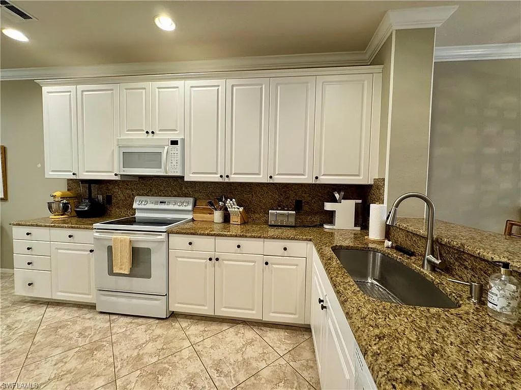 2 bed, 2.0 bath, 1394 sqft, $7,000 — Photo 3