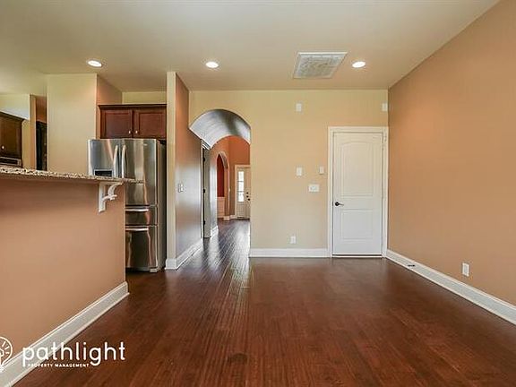 2nd image of 907 Contessa Dr
