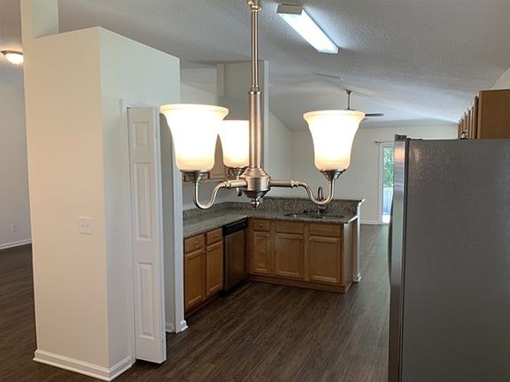 3rd image of 98 Marisco Way