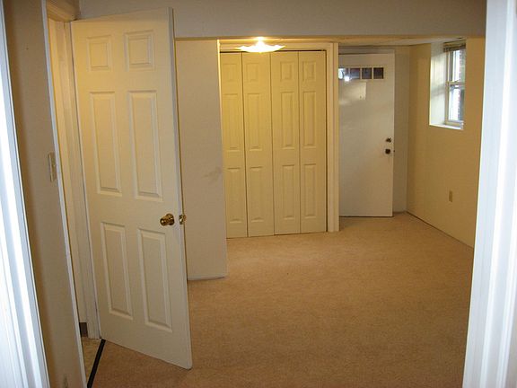 2nd image of 202 Rollingbrook Way #B