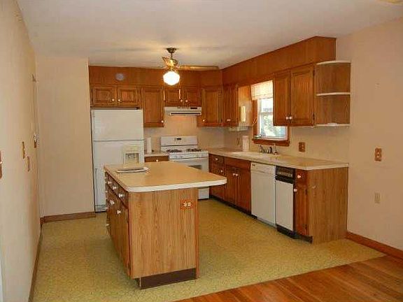 3rd image of 15 Highland Ave