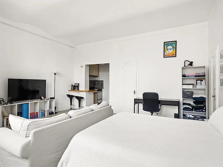 1 Sheridan Sq #6E — Photo 2