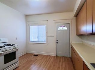 311 Oneida St APT 1W, Joliet, IL 60435