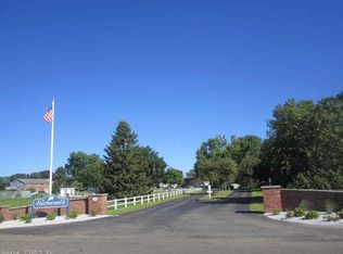 25 Riverside Dr #D4, Clinton, CT 06413