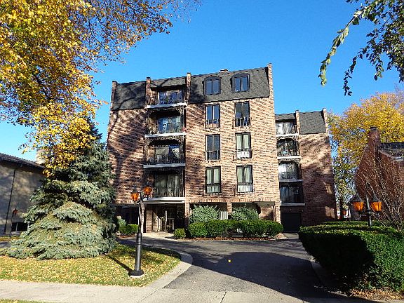 2nd image of 1417 Bonnie Brae Pl
