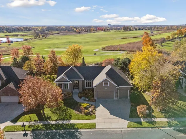 1207 Adrian Dr, Chaska, MN 55318