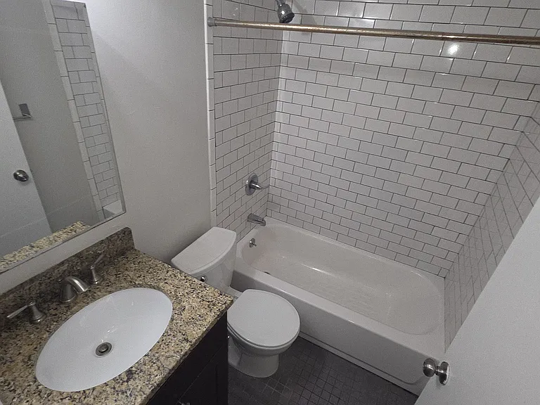 242 5th St #2J — Photo 11