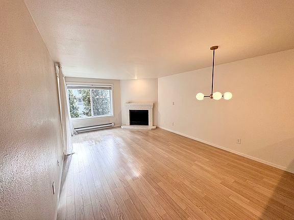 3rd image of 11303 NE 128th St APT B103