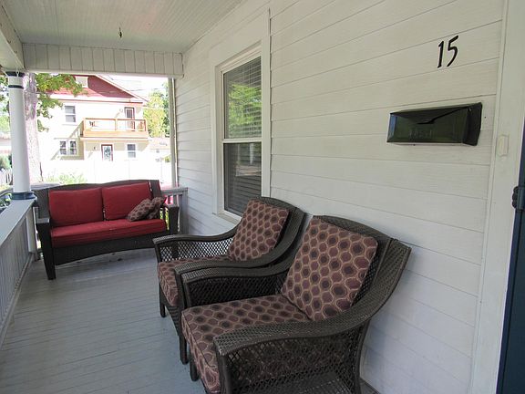4th image of 15 Montrose Ave