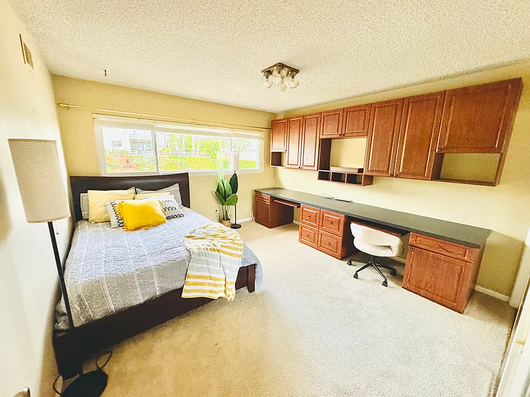 5582 Thunderbird Ln — Photo 10