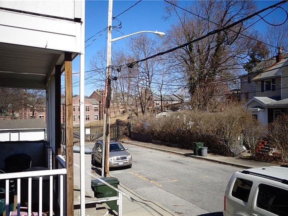 3rd image of 13 Redoubt St