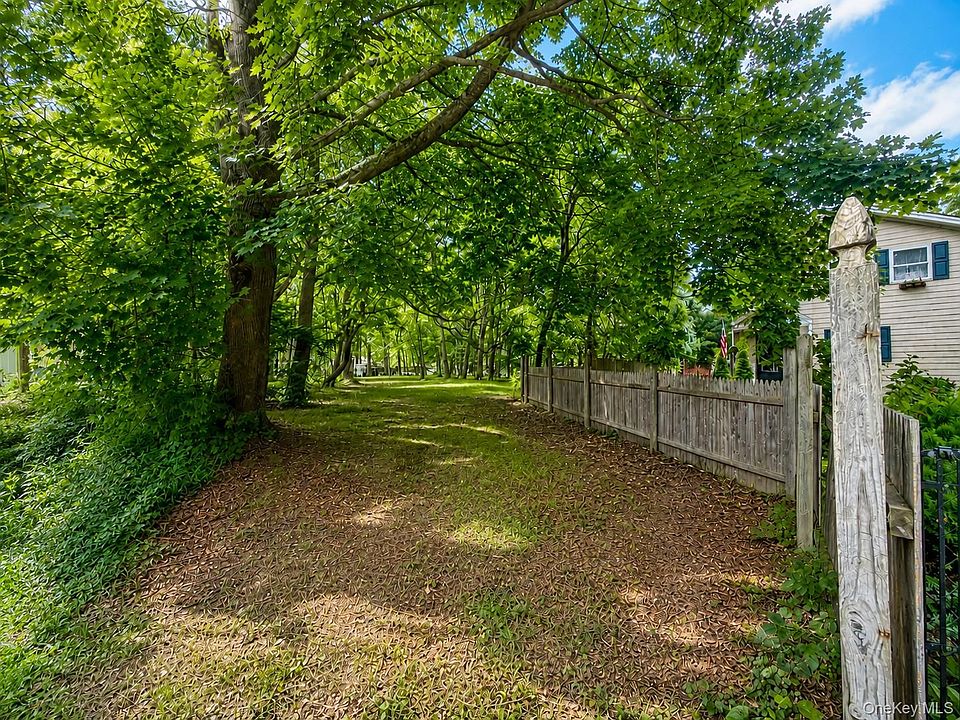 2nd image of Woodland Road
