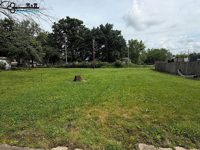 11 W Tyndal St — Photo 8