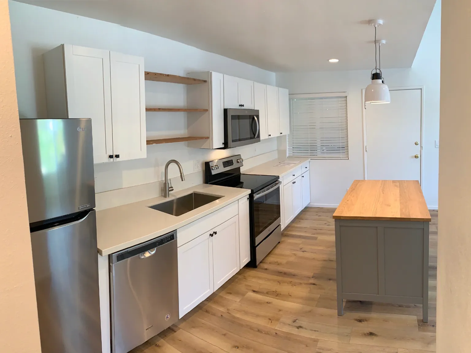 528 W Los Olivos Street — Photo 3