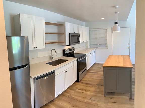 3rd image of 528 W Los Olivos St #10