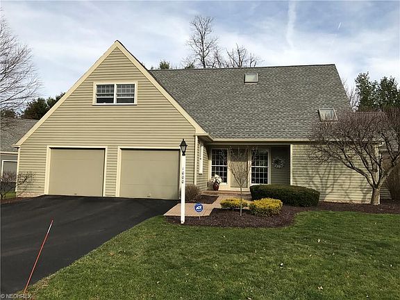 2nd image of 1000 Saint Andrews Pl NE