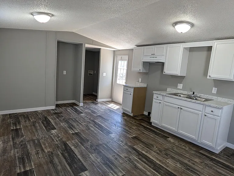 154 Callaway Ln — Photo 11