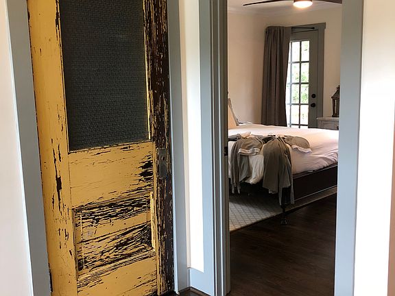 5th image of 1015 Roosevelt Dr #2