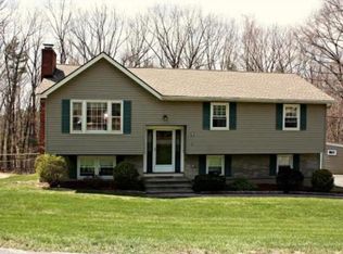 17 Dustin Ave, Derry, NH 03038