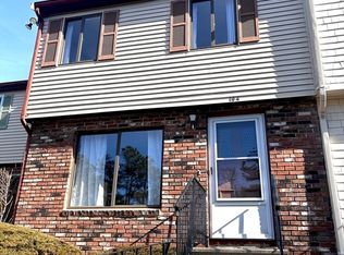 104 Village Dr UNIT 104, Buzzards Bay, MA 02532