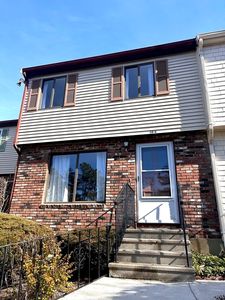 104 Village Dr UNIT 104, Buzzards Bay, MA, 02532