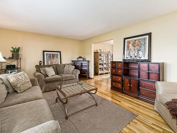 2nd image of 2679 Mitzi Dr