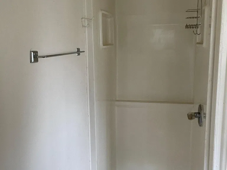 324 N 2nd St #4 — Photo 3