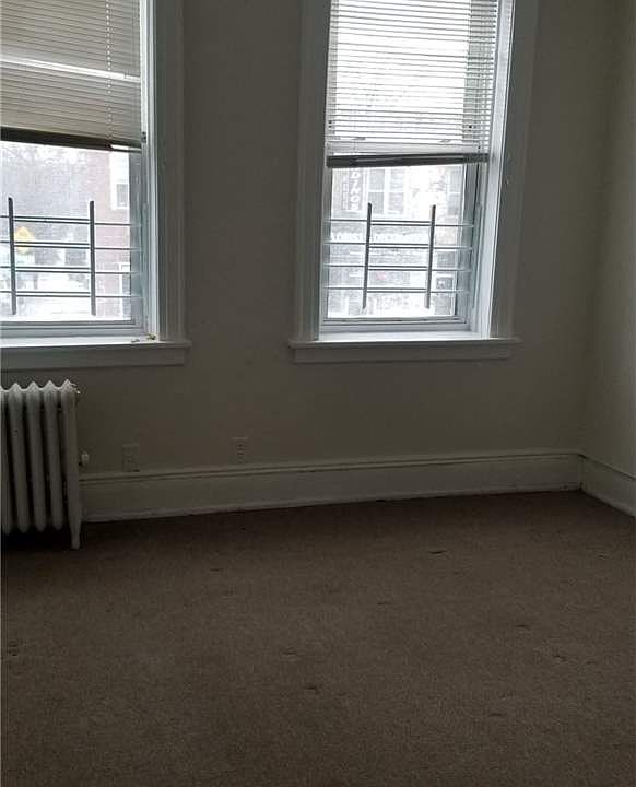 2nd image of 24603 Jericho Tpke