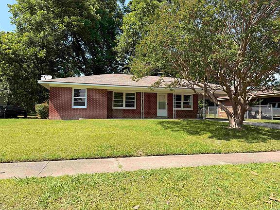 2nd image of 1801 Belmoor Dr