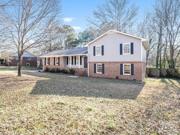 2935 Elizabeth Ln