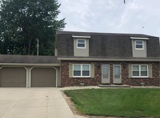 45 Oak Ct, Hebron, IN 46341
