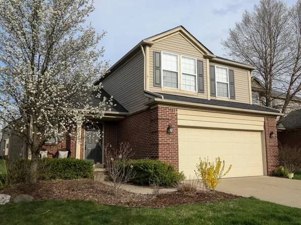 1030 Walcott Ln, Howell, MI 48843