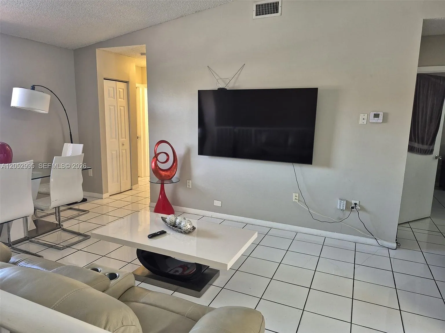 El Prado Xv Condo — Photo 3