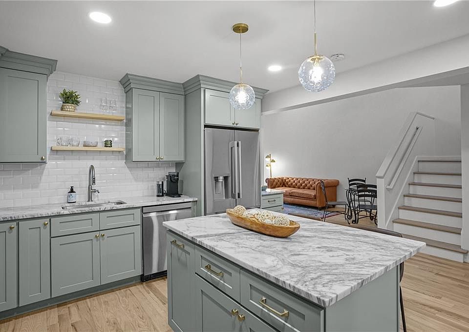 1st image of 35 Bagy Wrinkle Cv