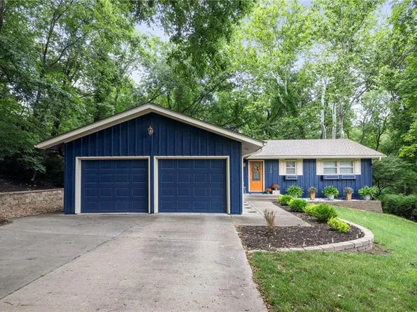1449 Woodland Ave, Liberty, MO 64068