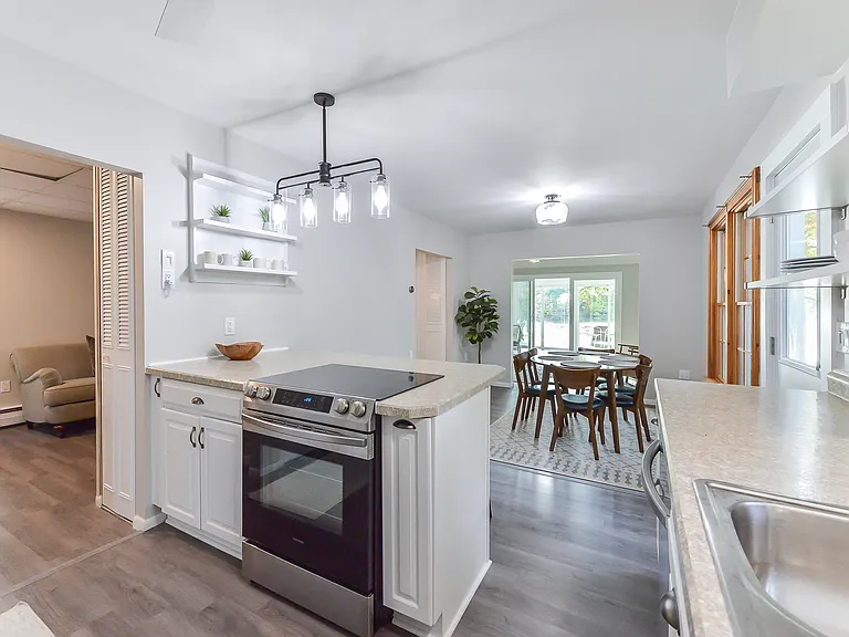 11542 Riverbank Ln — Photo 4