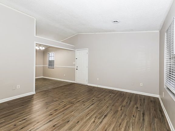 3rd image of 8450 N Pond Dr