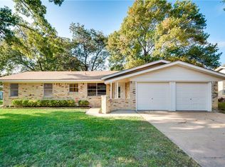 1713 Lyndale Dr, Ennis, TX 75119
