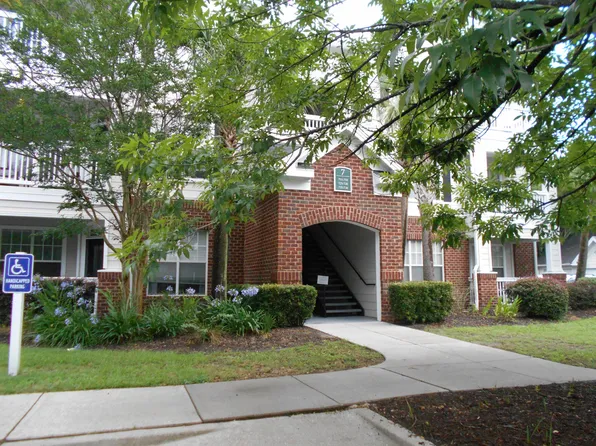 45 Sycamore Ave APT 738, Charleston, SC 29407