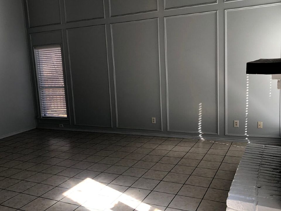 1st image of 2205 Heritage Cir #2205