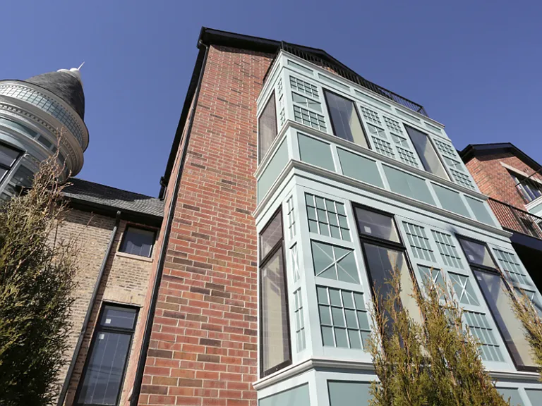 1418 W Addison — Photo 1
