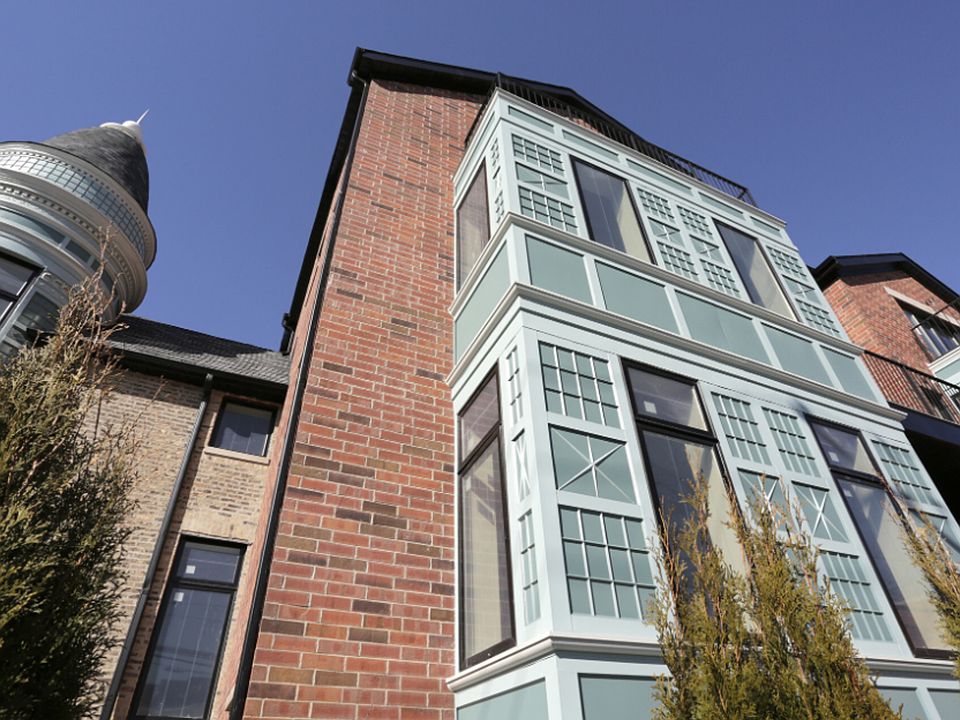 1st image of 1418 W Addison St #818eb8ff6