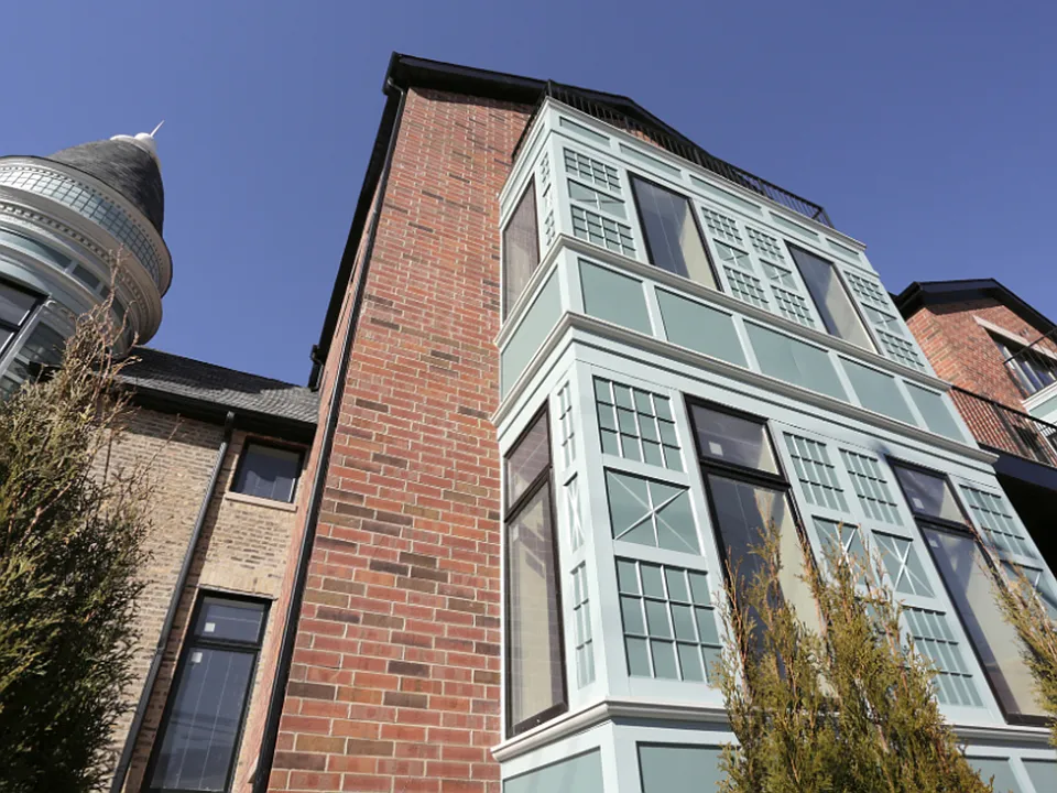 1418 W Addison
