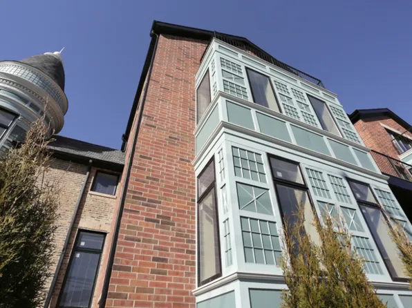 1418 W Addison