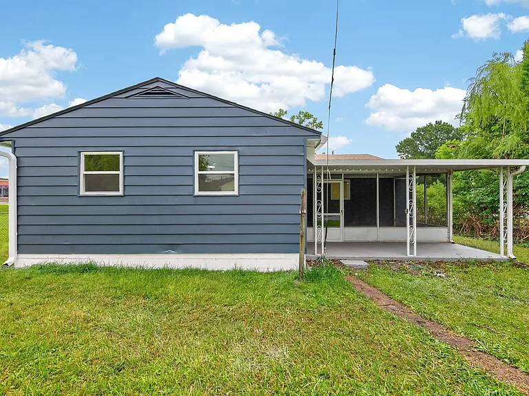 861 W Galbraith Rd — Photo 44