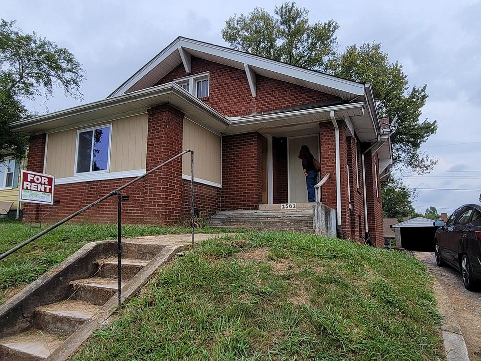 1st image of 2563 Parkview Ave