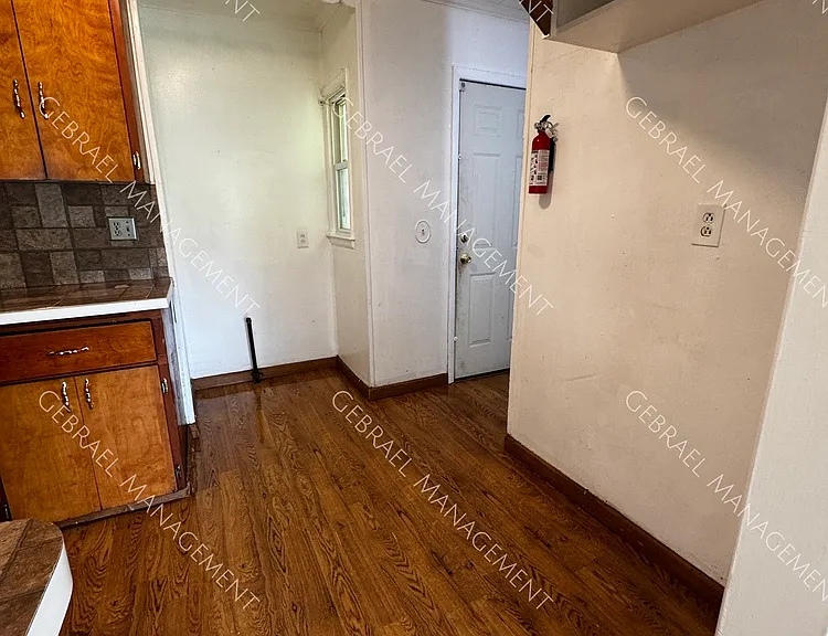 3201 Woodrow Ave — Photo 20