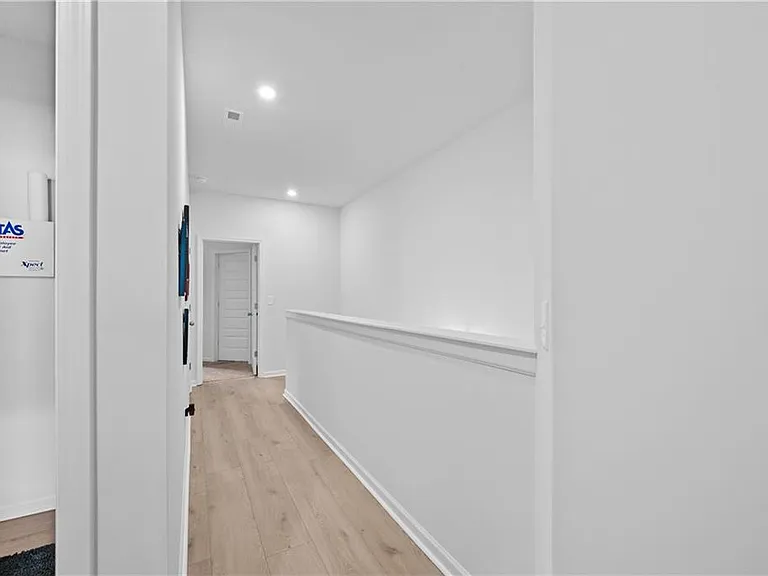 229 Dupont Dr — Photo 22