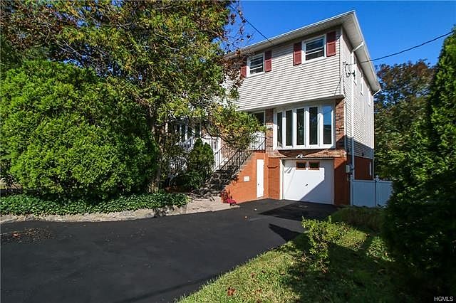 1st image of 10 Regina Pl